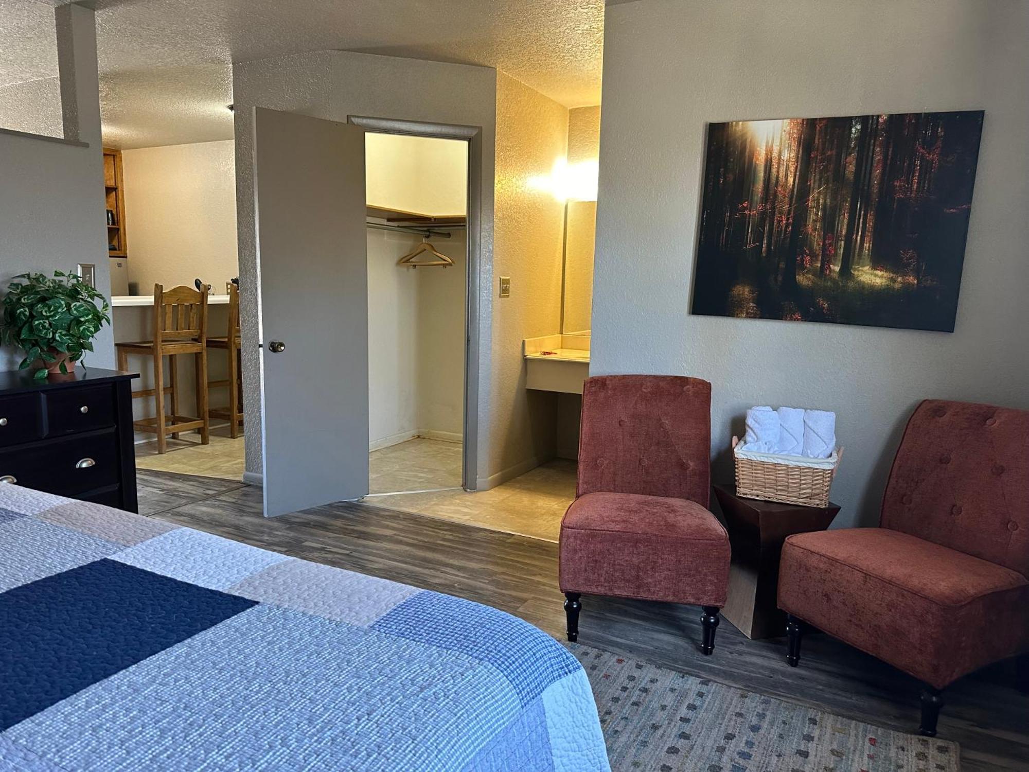 فريدريكسبيرغ Sunset Inn And Suites المظهر الخارجي الصورة
