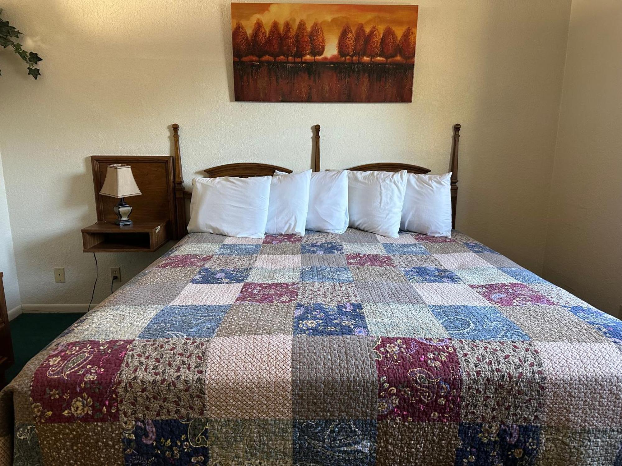 فريدريكسبيرغ Sunset Inn And Suites المظهر الخارجي الصورة