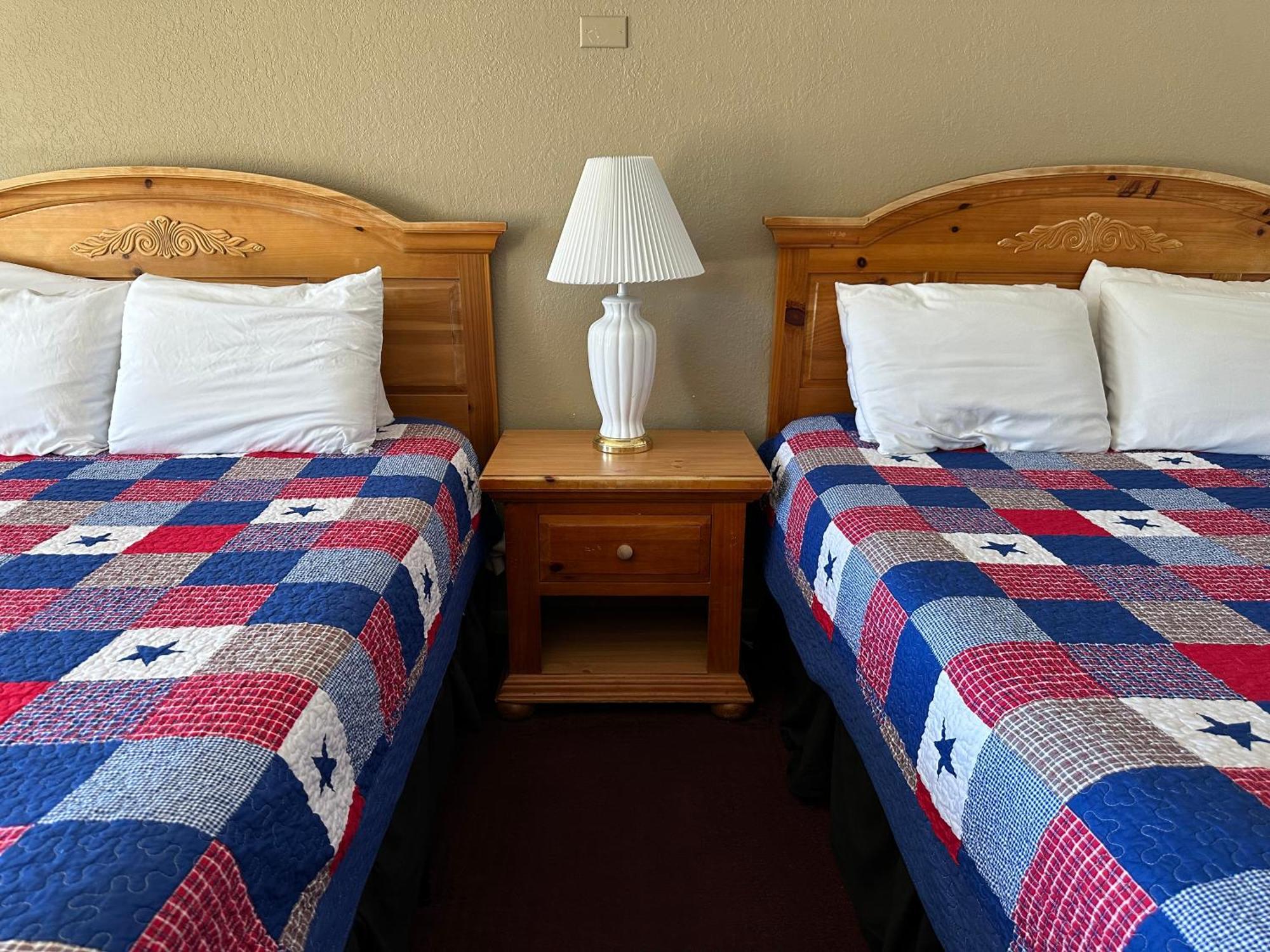 فريدريكسبيرغ Sunset Inn And Suites المظهر الخارجي الصورة