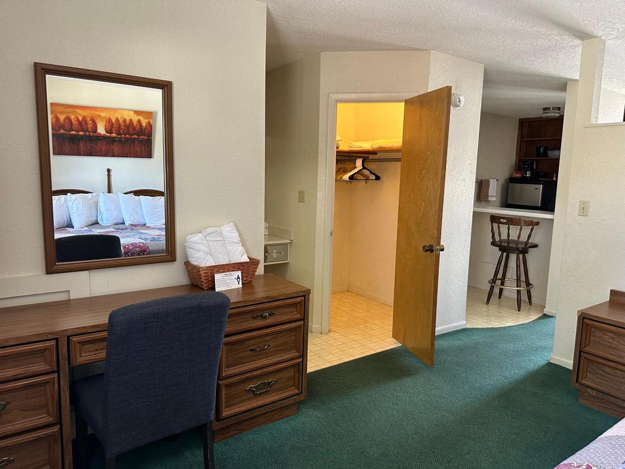 فريدريكسبيرغ Sunset Inn And Suites المظهر الخارجي الصورة