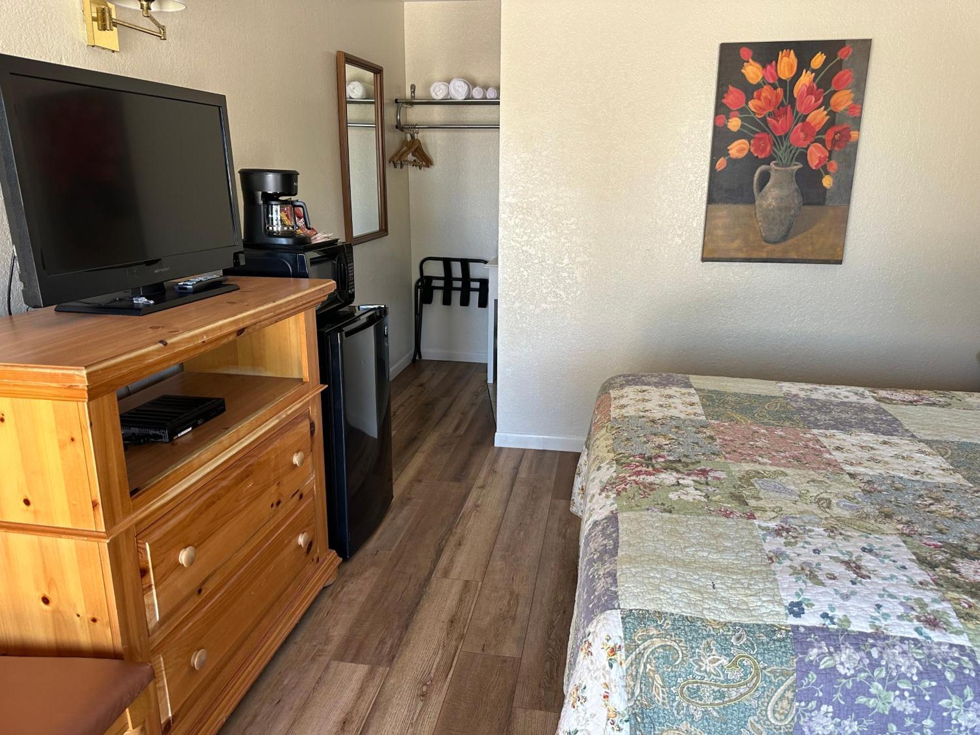 فريدريكسبيرغ Sunset Inn And Suites المظهر الخارجي الصورة
