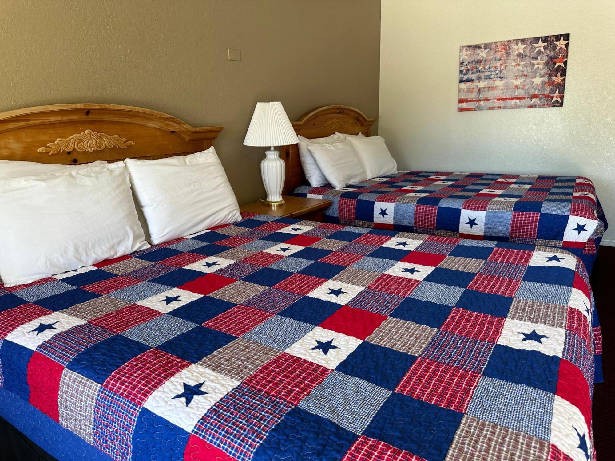 فريدريكسبيرغ Sunset Inn And Suites المظهر الخارجي الصورة